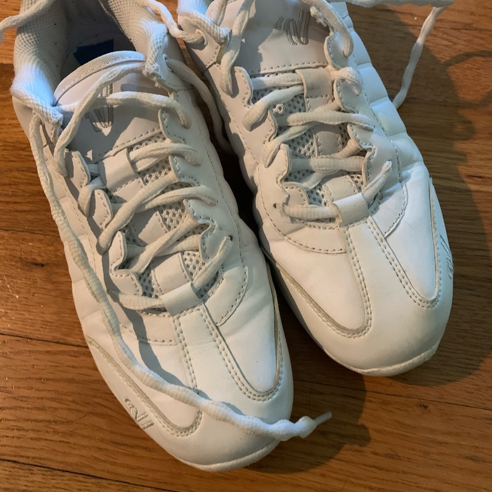Varsity Cheerleader II cheer sneakers